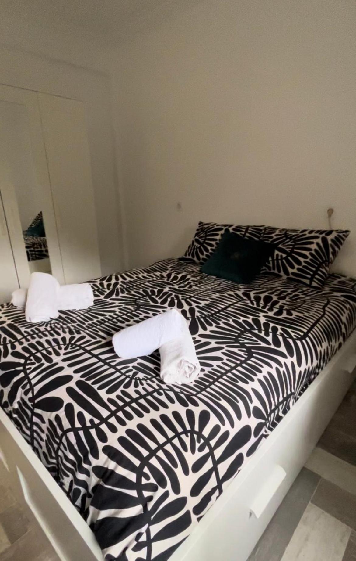 Lovely Rooms En Piso Compartido Sevilla Exteriör bild